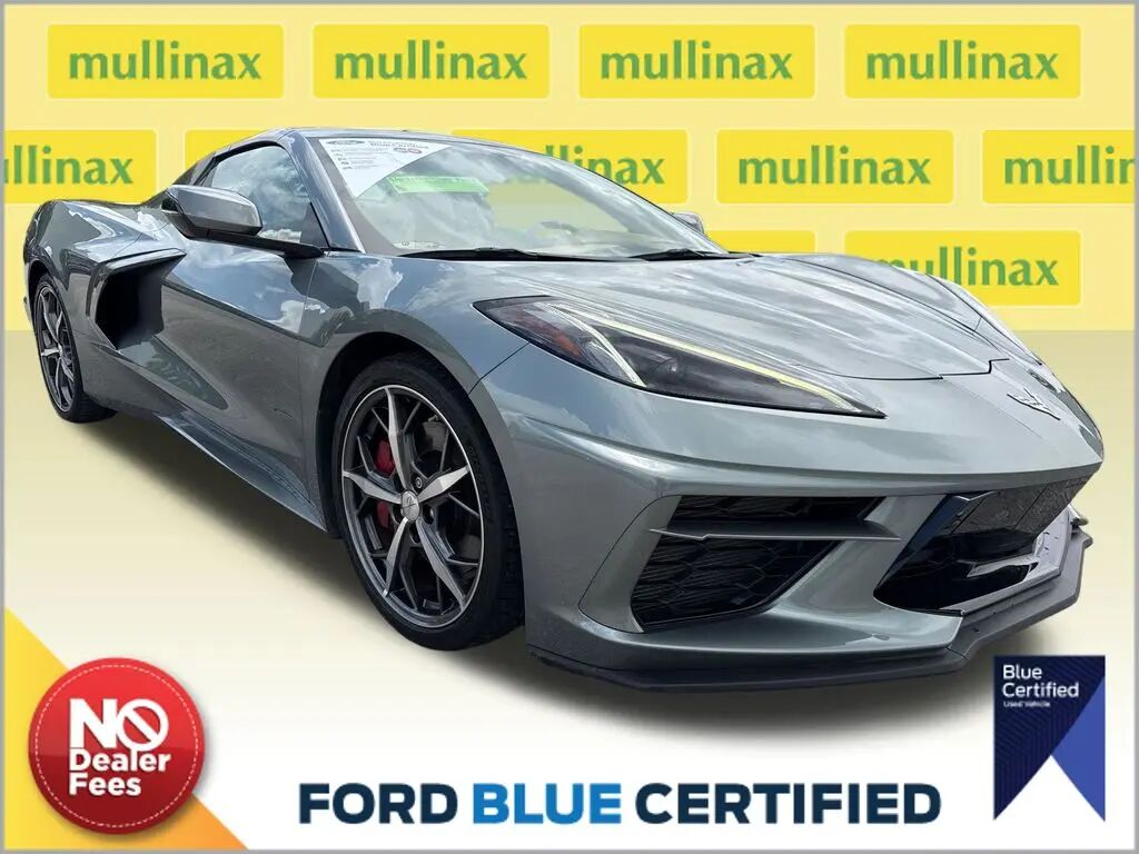 2022 Chevrolet Corvette Stingray — photo 1 of 18