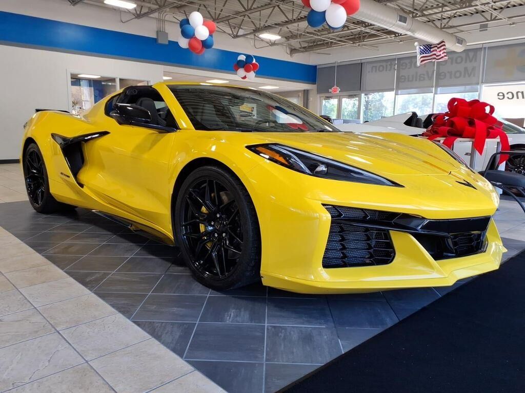 2025 Chevrolet Corvette Z06 — photo 1 of 13