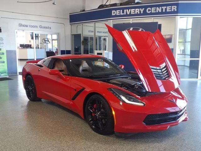 2015 Chevrolet Corvette Stingray — photo 1 of 13