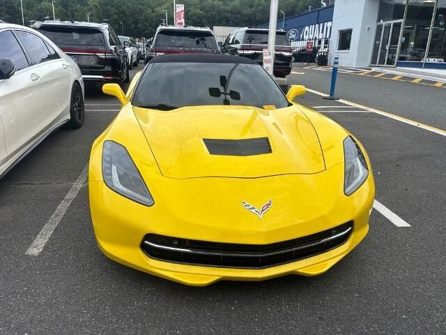 2019 Chevrolet Corvette Stingray — photo 1 of 23