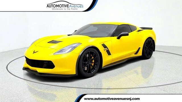 2019 Chevrolet Corvette Grand Sport 2LT — photo 1 of 17