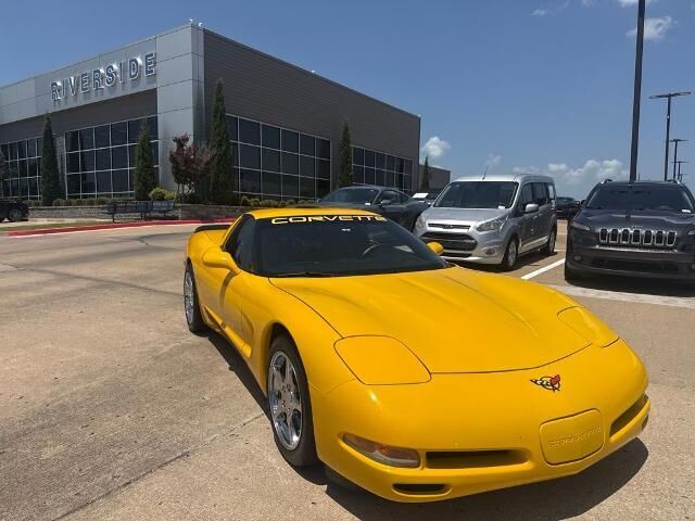 2004 Chevrolet Corvette Base — photo 1 of 13