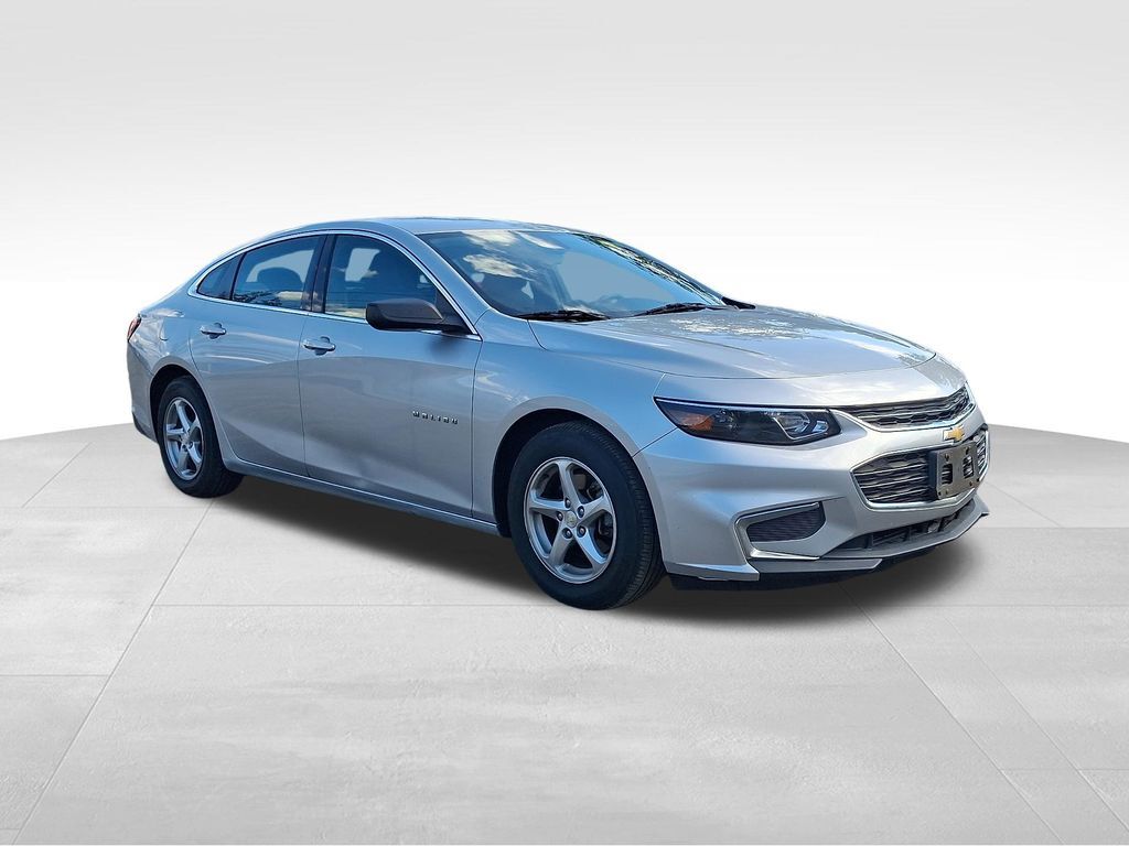 2017 Chevrolet Malibu LS — photo 1 of 13