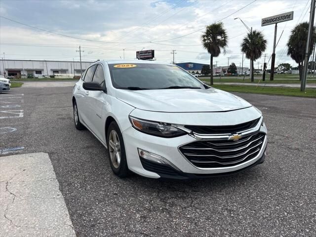 2021 Chevrolet Malibu LS — photo 1 of 1