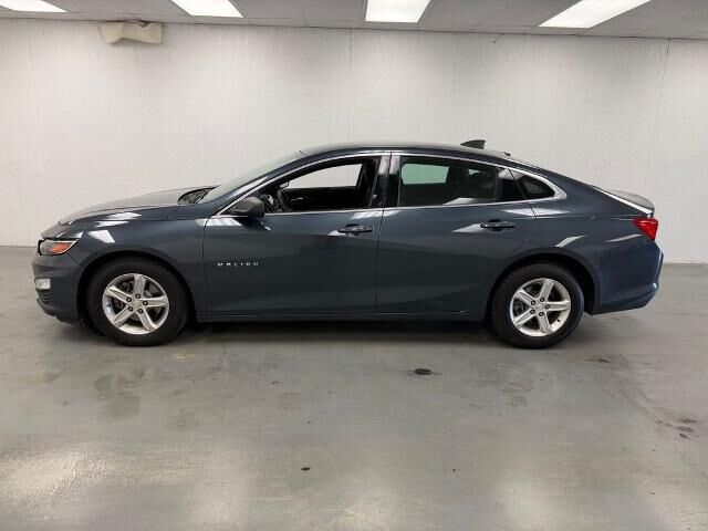2019 Chevrolet Malibu LS — photo 1 of 12