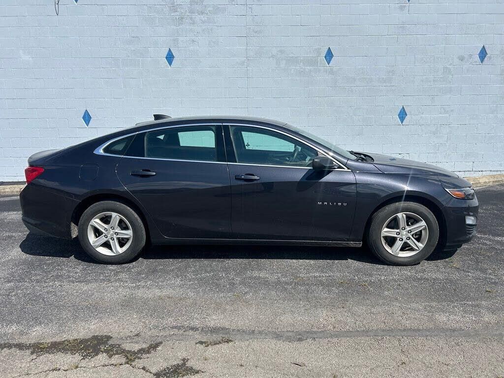 2022 Chevrolet Malibu LS — photo 1 of 14