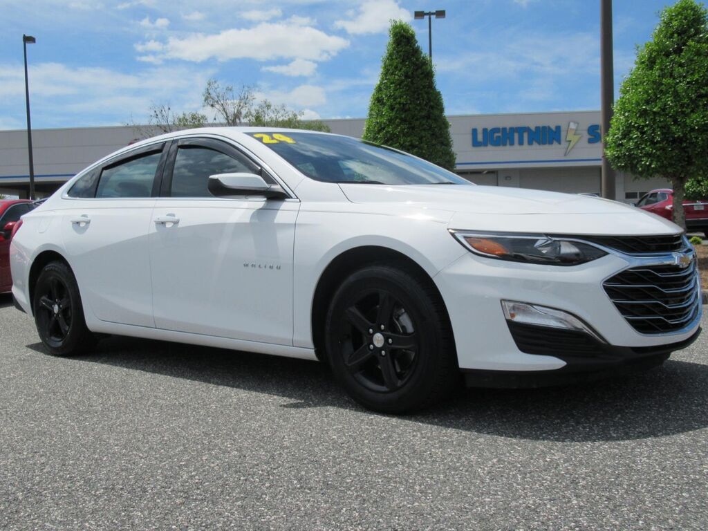2024 Chevrolet Malibu — photo 1 of 13