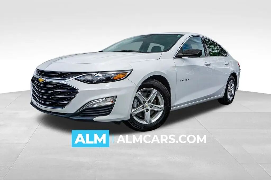 2022 Chevrolet Malibu LS — photo 1 of 11