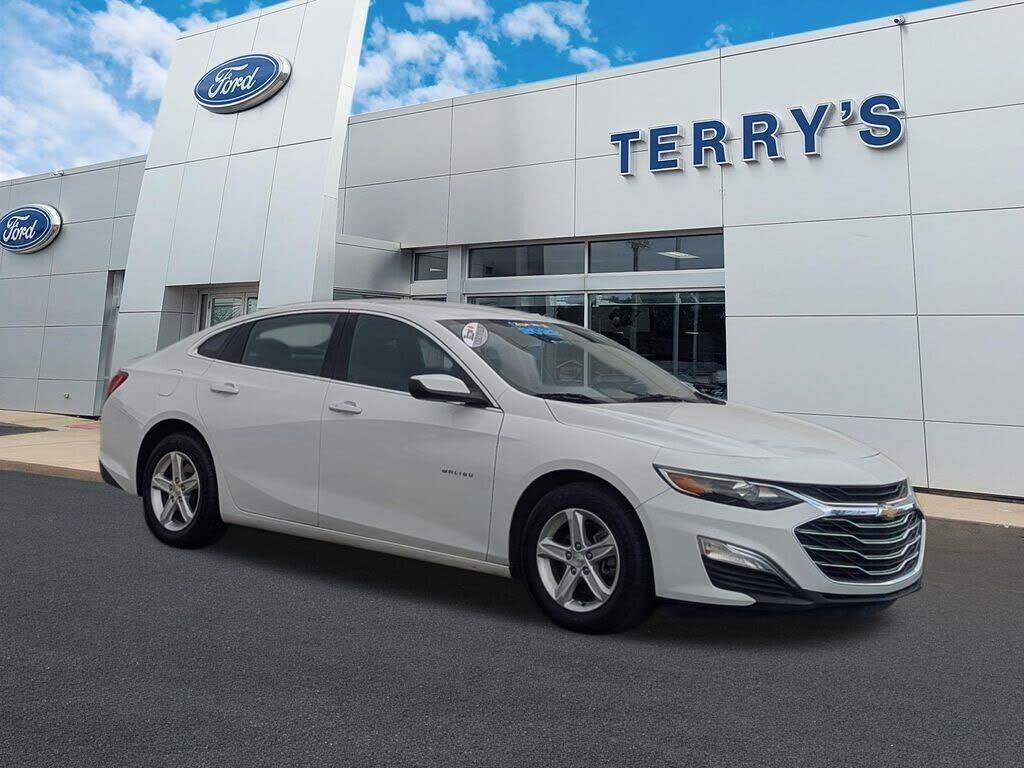 2022 Chevrolet Malibu LS Fleet — photo 1 of 1