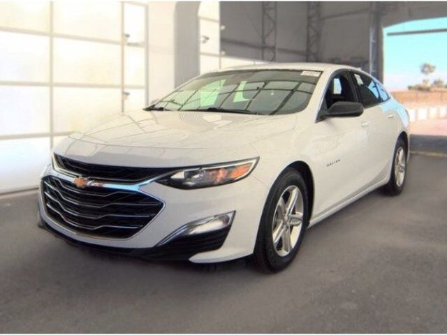 2023 Chevrolet Malibu LS — photo 1 of 8