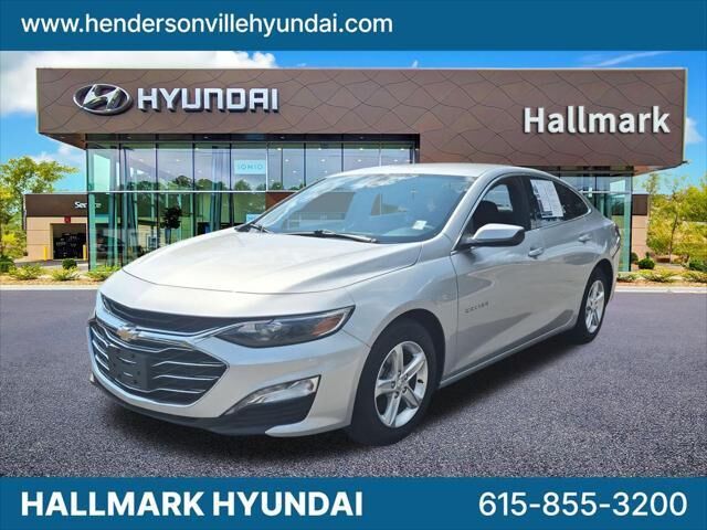 2022 Chevrolet Malibu LT — photo 1 of 13