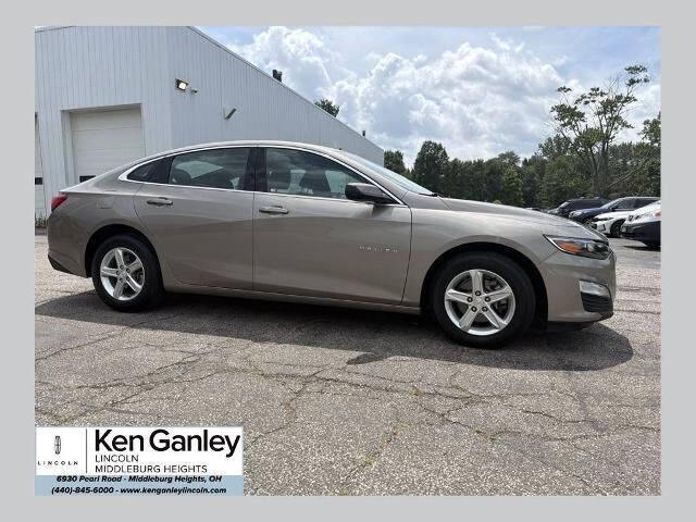 2024 Chevrolet Malibu LT — photo 1 of 26