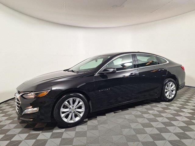 2025 Chevrolet Malibu LT — photo 1 of 4