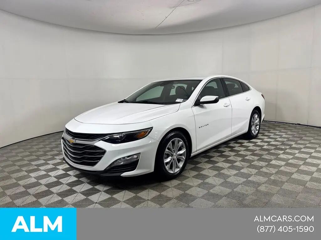 2025 Chevrolet Malibu LT — photo 1 of 3