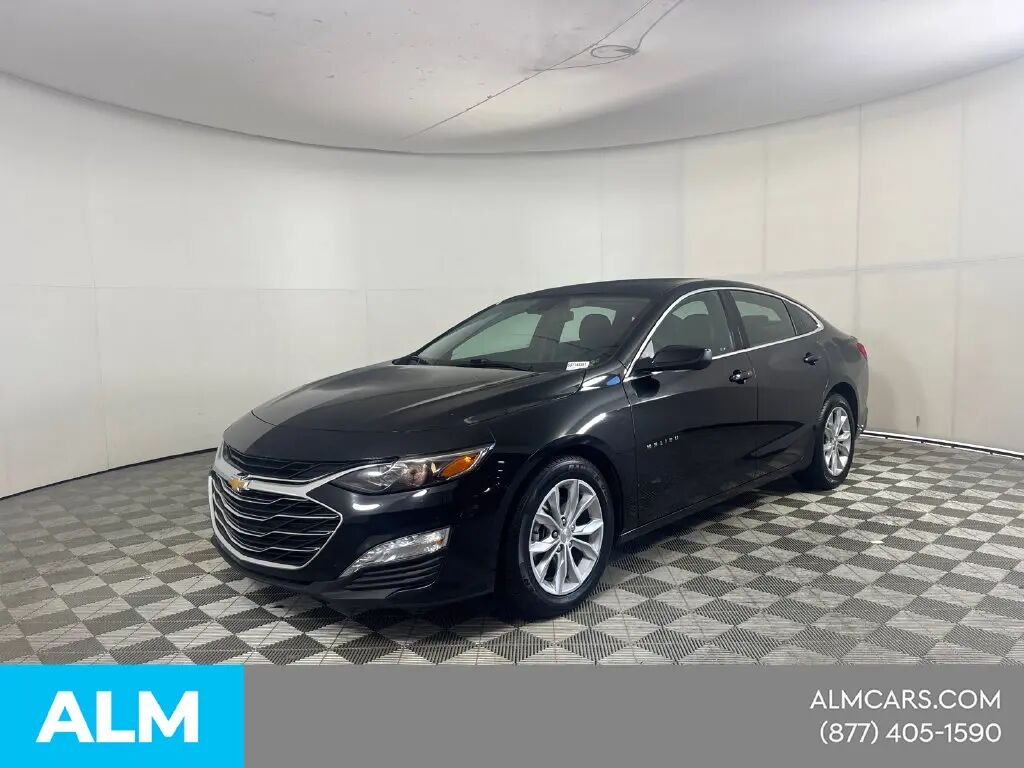 2025 Chevrolet Malibu LT — photo 1 of 13
