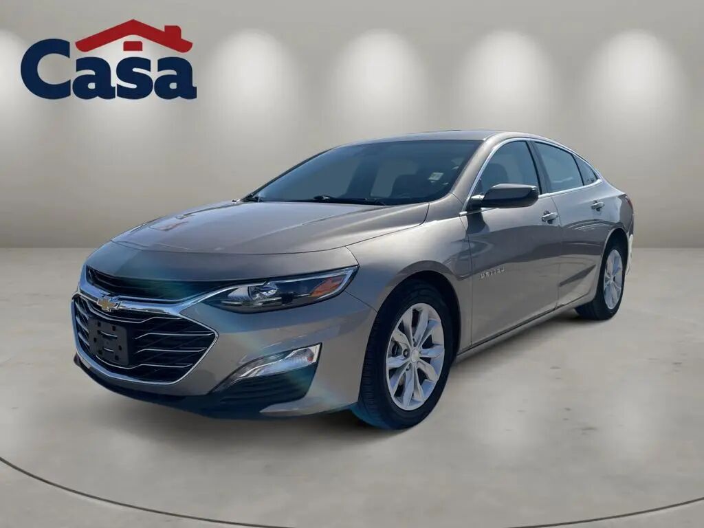 2025 Chevrolet Malibu LT — photo 1 of 12