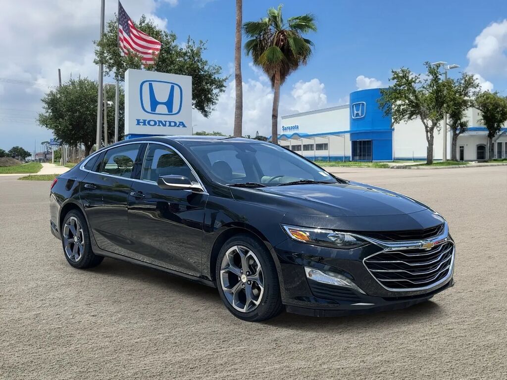 2023 Chevrolet Malibu LT — photo 1 of 13