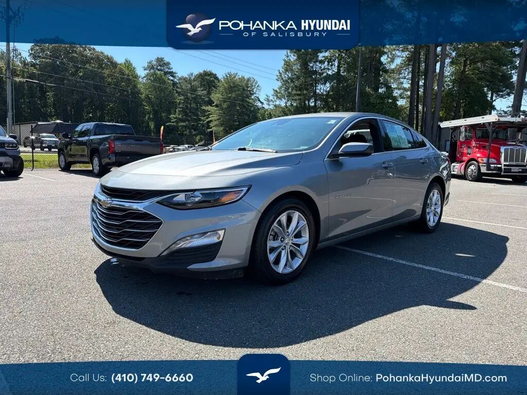 2025 Chevrolet Malibu LT — photo 1 of 13