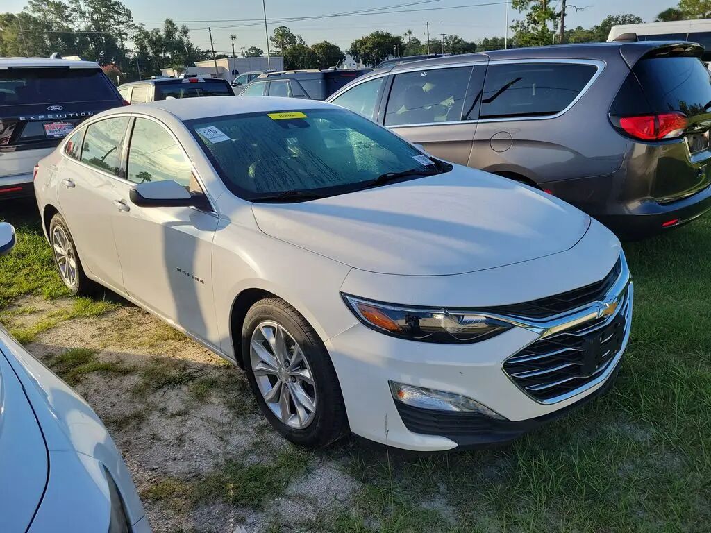 2020 Chevrolet Malibu LT — photo 1 of 18