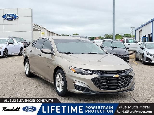 2022 Chevrolet Malibu LT — photo 1 of 13