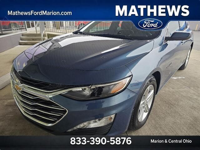 2024 Chevrolet Malibu LT — photo 1 of 13