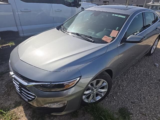 2024 Chevrolet Malibu LT — photo 1 of 9