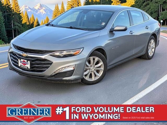 2025 Chevrolet Malibu LT — photo 1 of 26