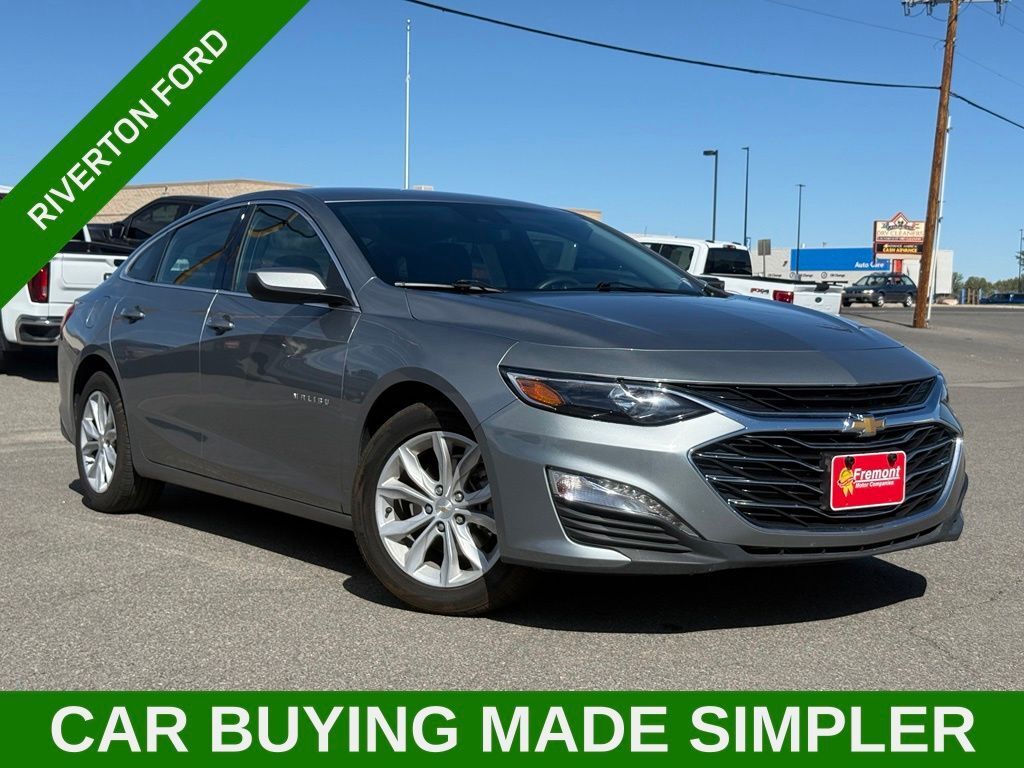 2025 Chevrolet Malibu LT — photo 1 of 13