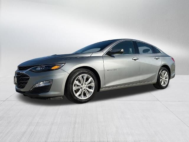 2025 Chevrolet Malibu LT — photo 1 of 12