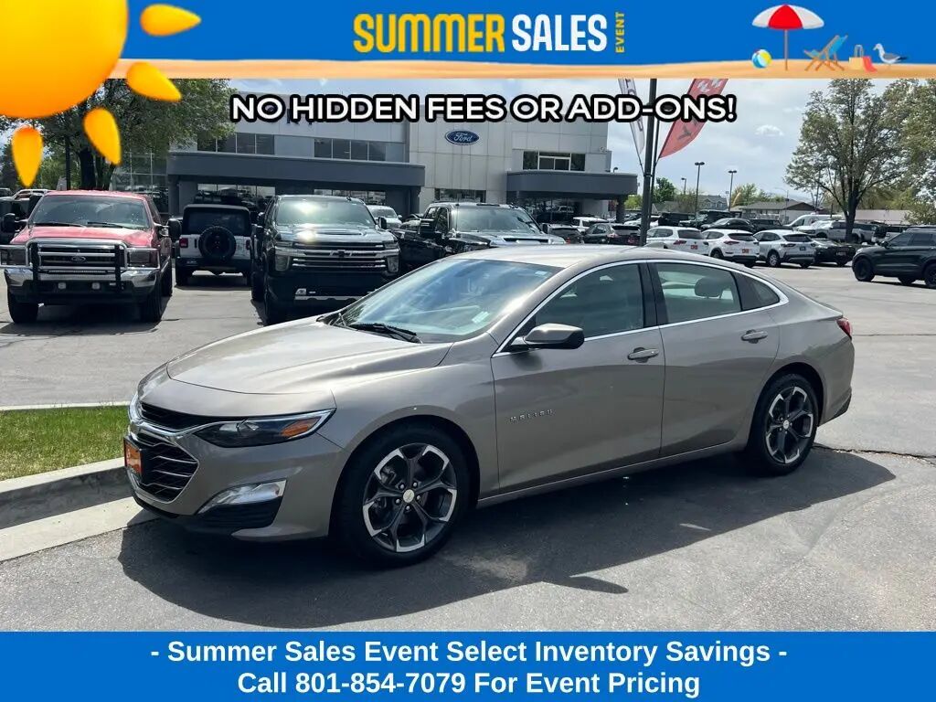 2022 Chevrolet Malibu LT — photo 1 of 15