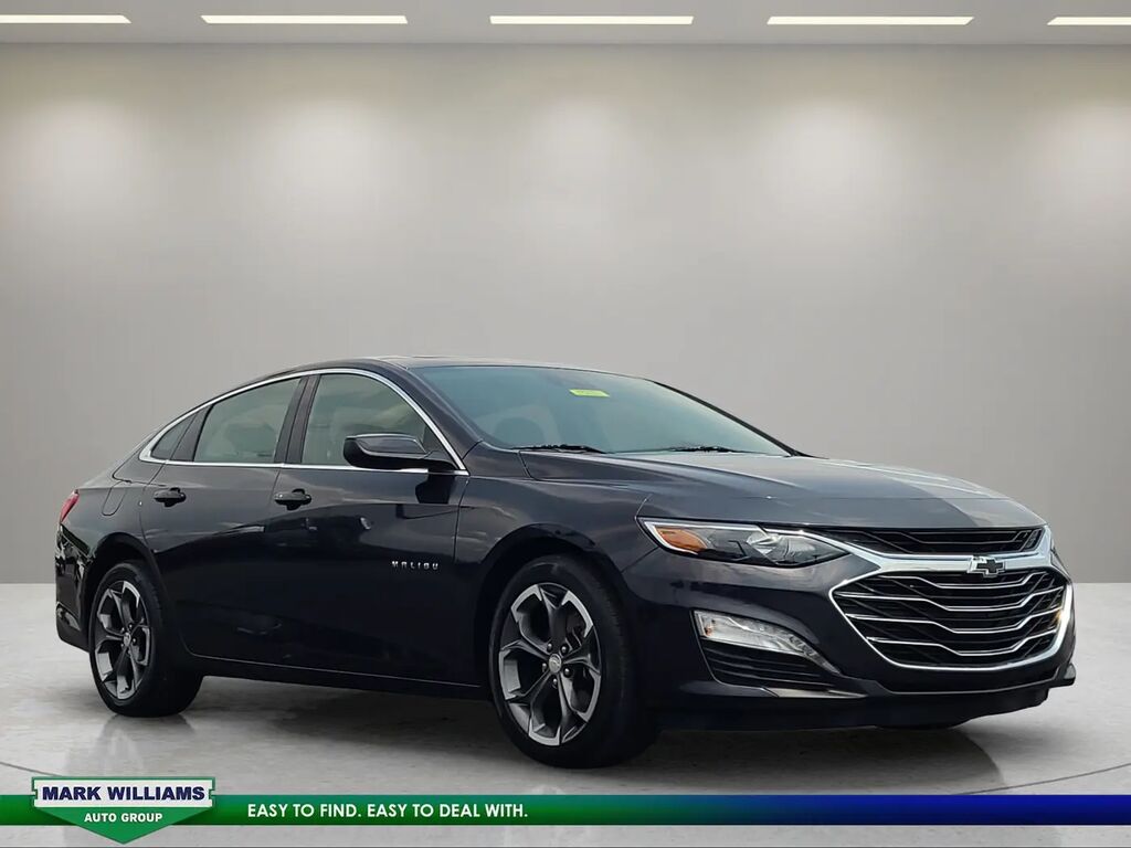 2023 Chevrolet Malibu LT — photo 1 of 24