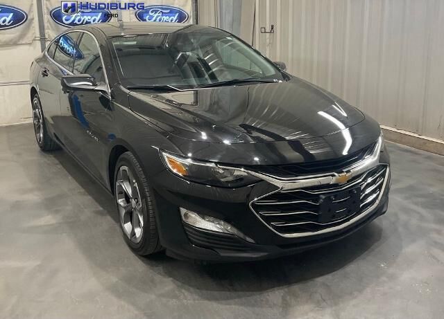 2024 Chevrolet Malibu LT — photo 1 of 13
