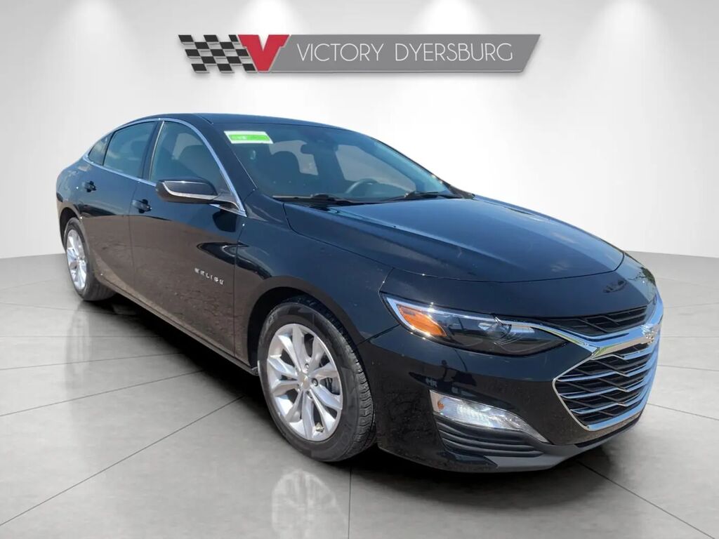 2024 Chevrolet Malibu LT — photo 1 of 11