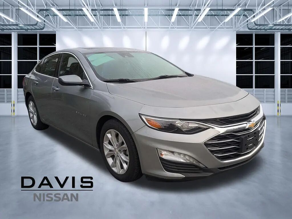 2024 Chevrolet Malibu LT — photo 1 of 13