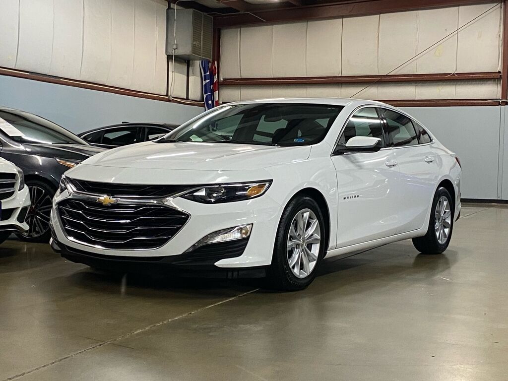 2025 Chevrolet Malibu 1LT — photo 1 of 13