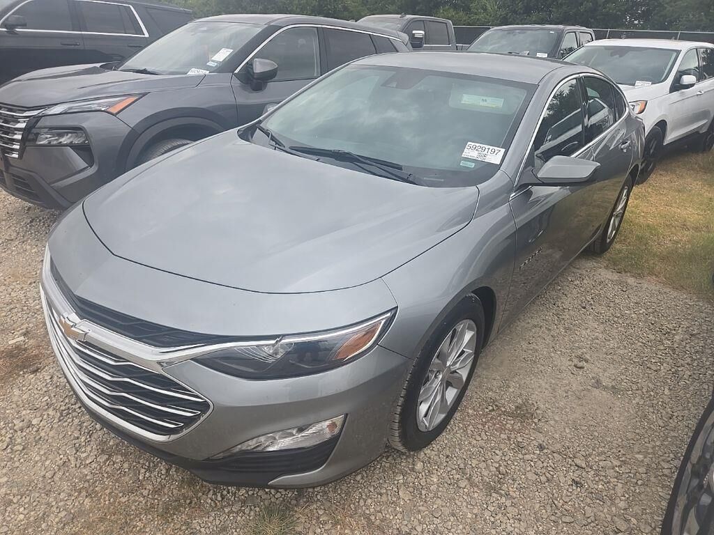 2025 Chevrolet Malibu LT — photo 1 of 1