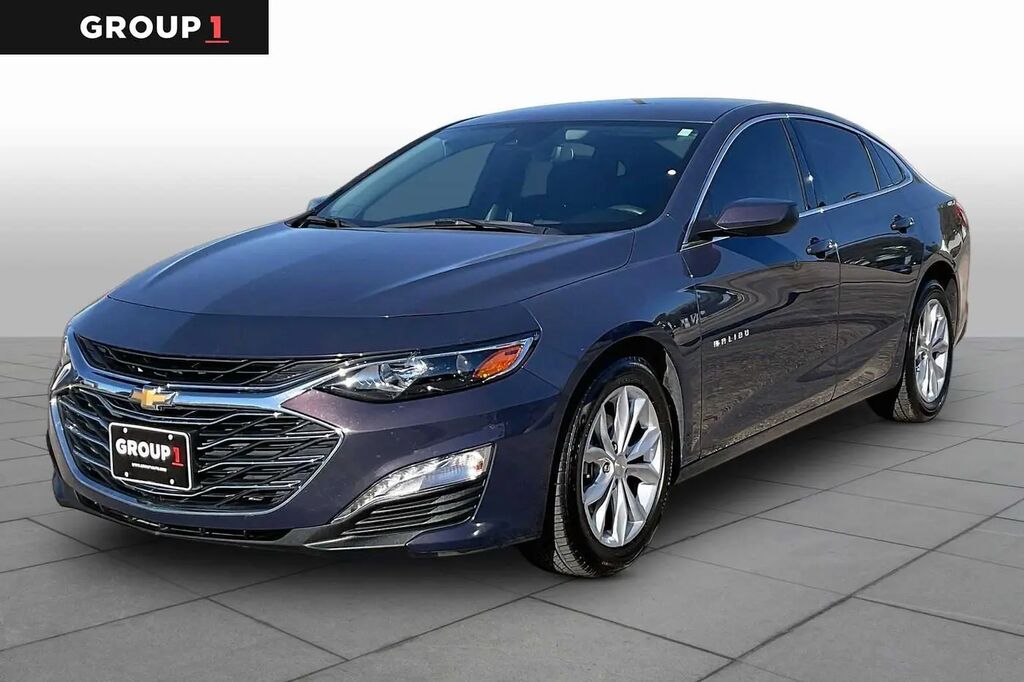 2025 Chevrolet Malibu LT — photo 1 of 13