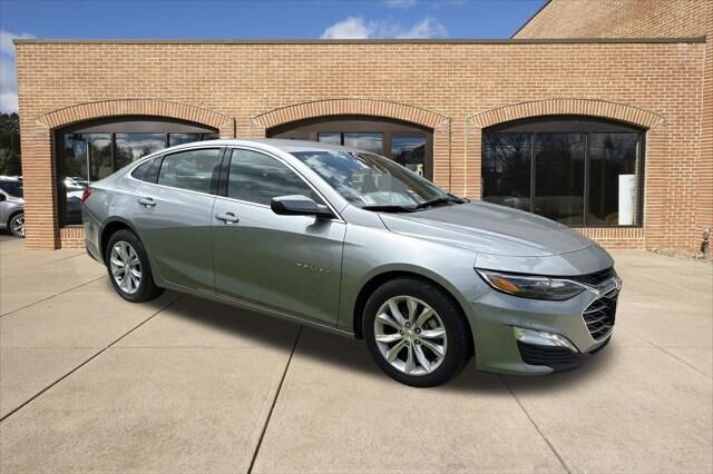 2025 Chevrolet Malibu LT — photo 1 of 19
