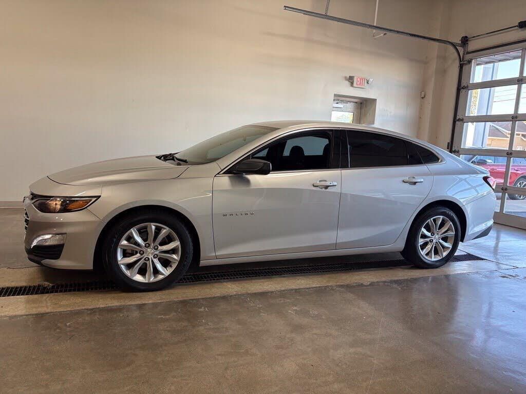2022 Chevrolet Malibu LT — photo 1 of 1