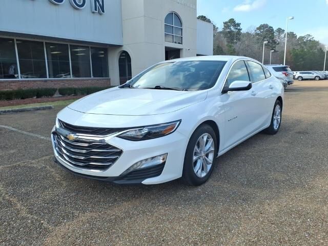 2023 Chevrolet Malibu LT — photo 1 of 26