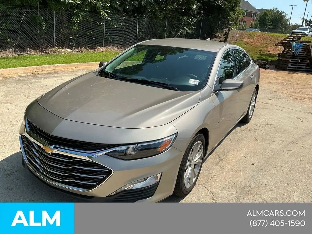 2024 Chevrolet Malibu LT — photo 1 of 33