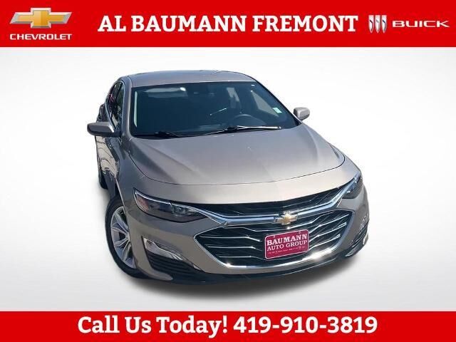 2024 Chevrolet Malibu LT — photo 1 of 13