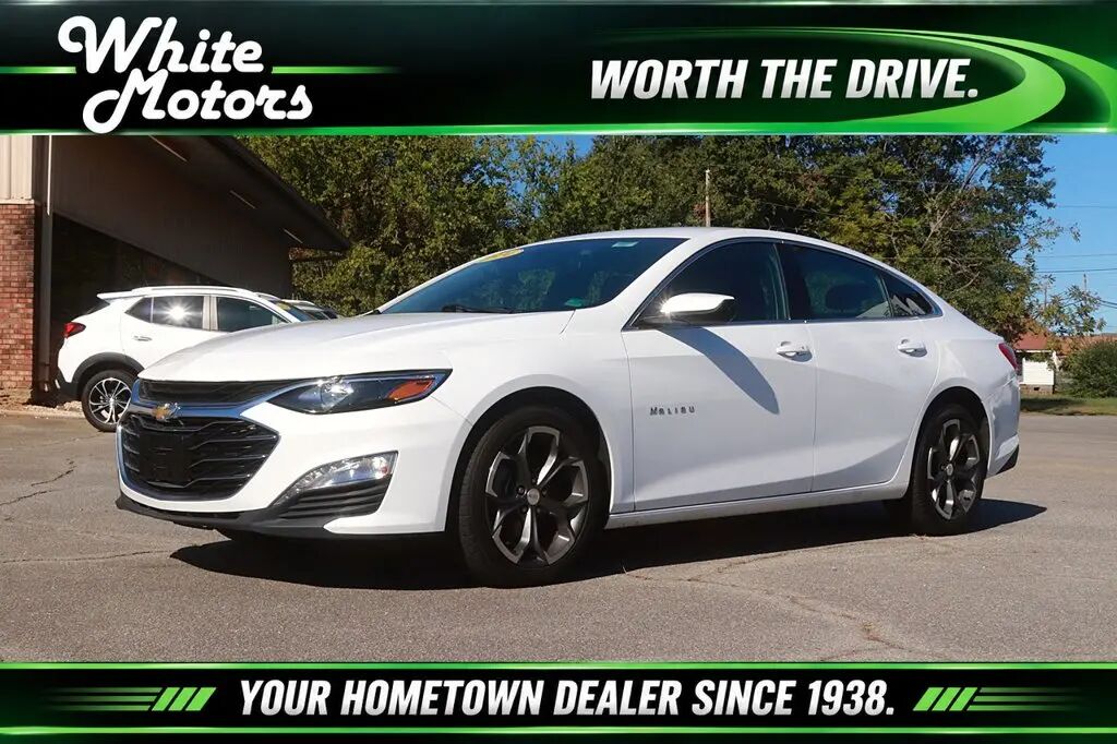 2024 Chevrolet Malibu LT — photo 1 of 13
