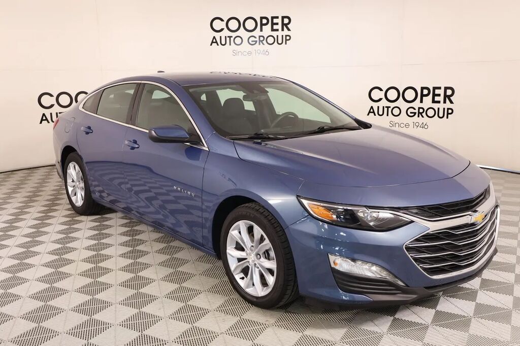 2025 Chevrolet Malibu LT — photo 1 of 13