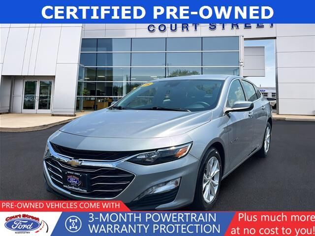 2025 Chevrolet Malibu LT — photo 1 of 13
