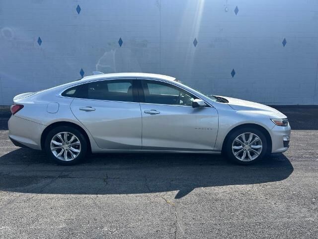 2021 Chevrolet Malibu LT — photo 1 of 27