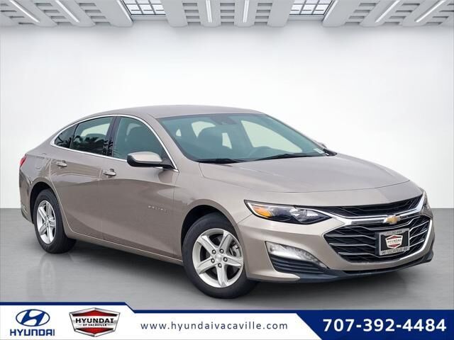 2023 Chevrolet Malibu LT — photo 1 of 29