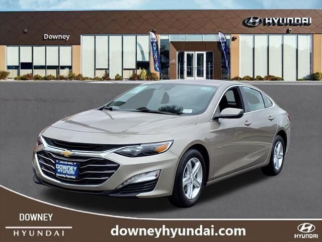 2023 Chevrolet Malibu LT — photo 1 of 28