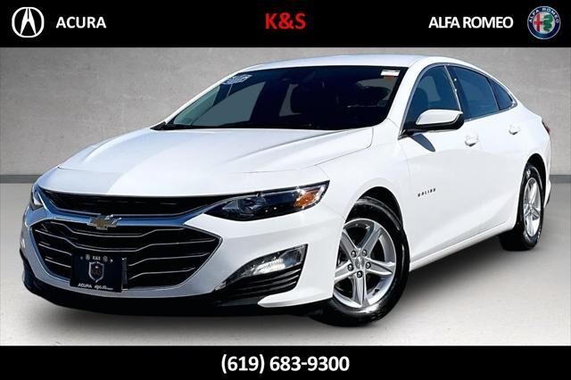2024 Chevrolet Malibu LT — photo 1 of 13