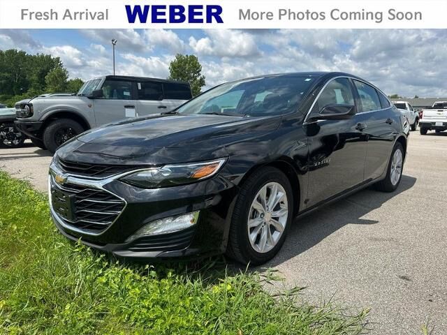 2024 Chevrolet Malibu LT — photo 1 of 12
